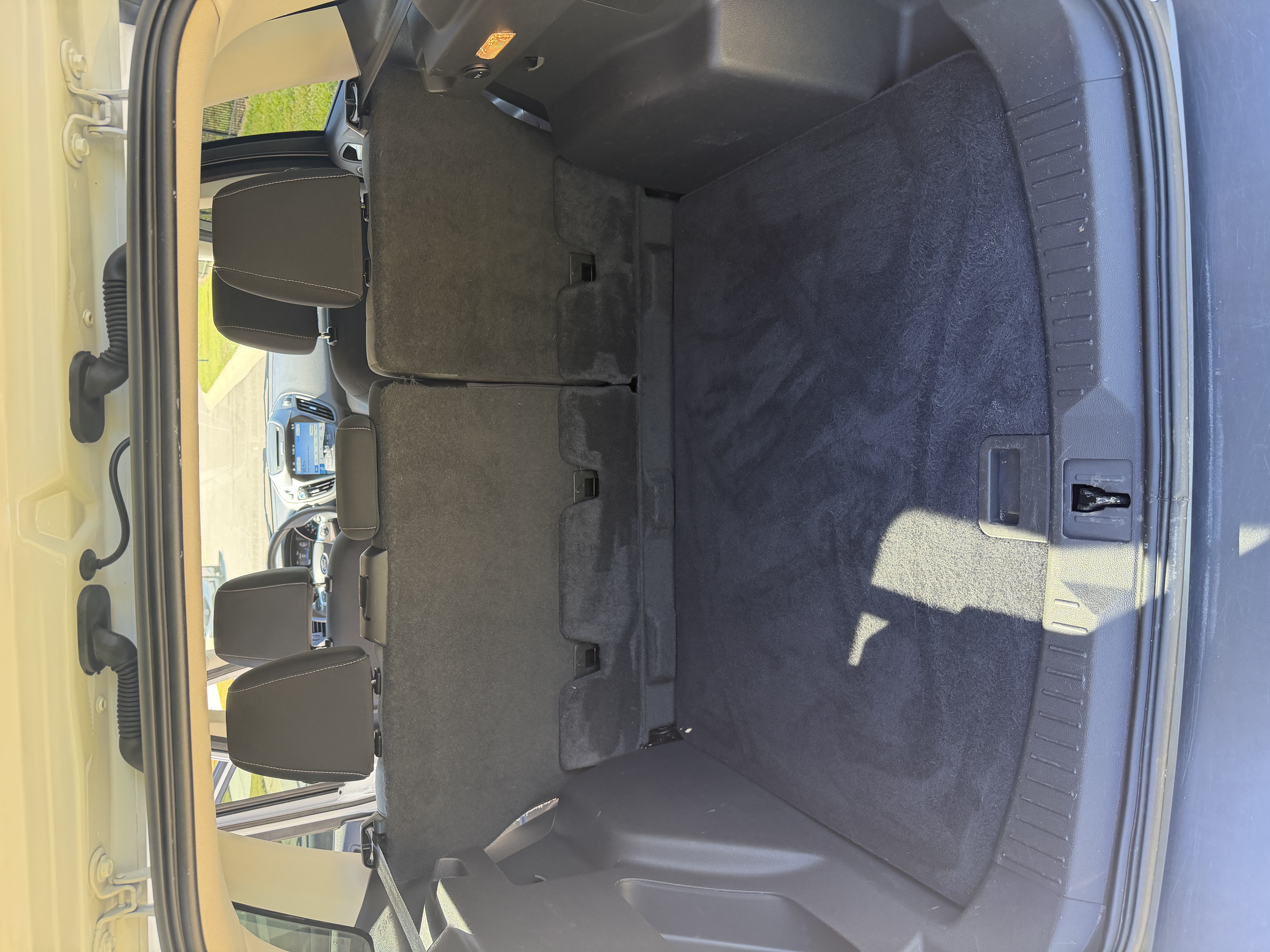 Used 2016 Ford Escape SE w/ Equipment Group 201A FWD image 13