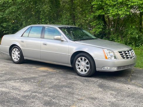 Used 2008 Cadillac DTS image 12