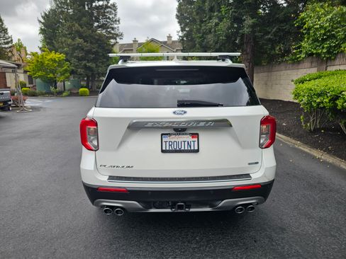 Used 2020 Ford Explorer Platinum w/ Premium Technology Package AWD/4WD image 5