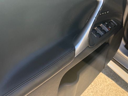 Used 2006 Lexus IS 350 RWD image 25