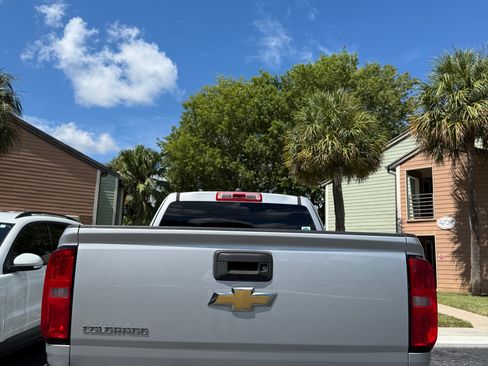 Used 2020 Chevrolet Colorado W/T w/ Custom Special Edition image 10