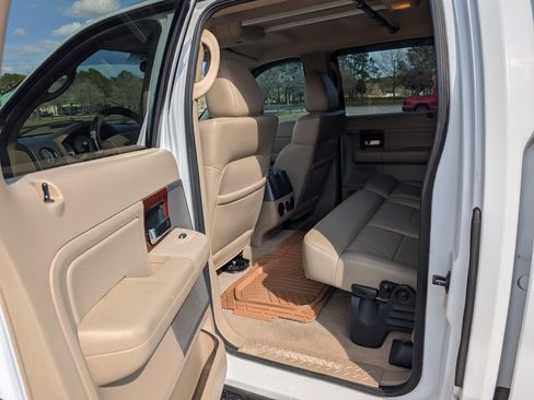 Used 2005 Ford F150 Lariat image 9