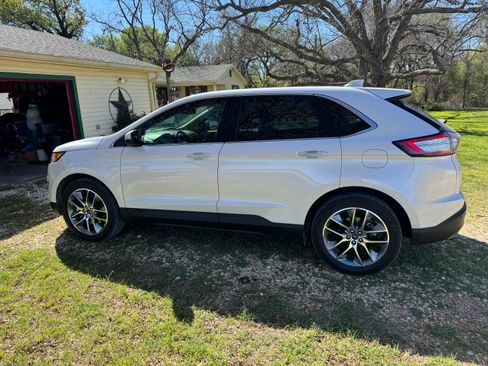 Used 2017 Ford Edge Titanium w/ Equipment Group 301A image 5