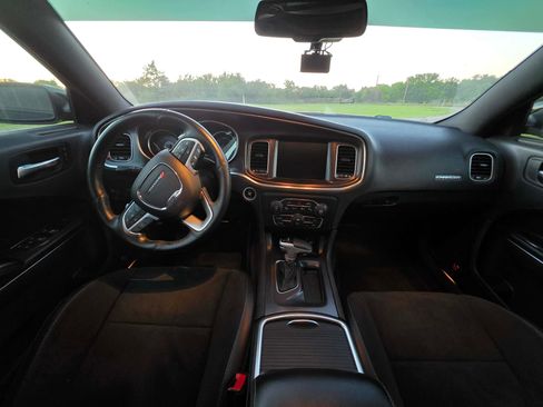 Used 2016 Dodge Charger R/T RWD image 6