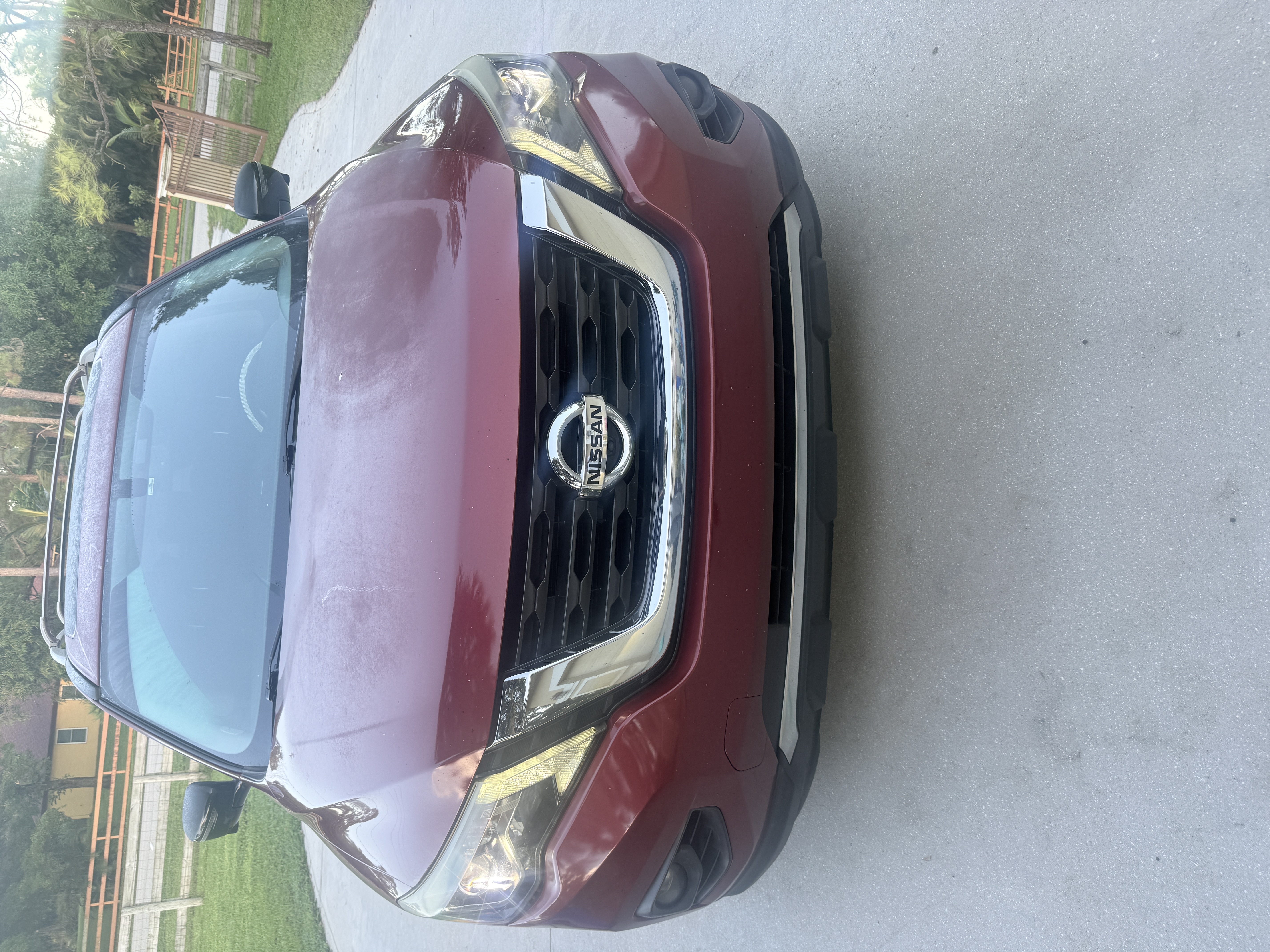 Used 2017 Nissan Pathfinder Platinum w/ Midnight Edition Package FWD image 2