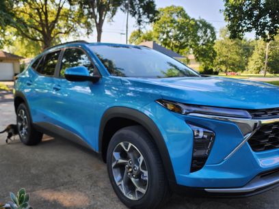 Used 2025 Chevrolet Trax LT w/ Driver Confidence Package