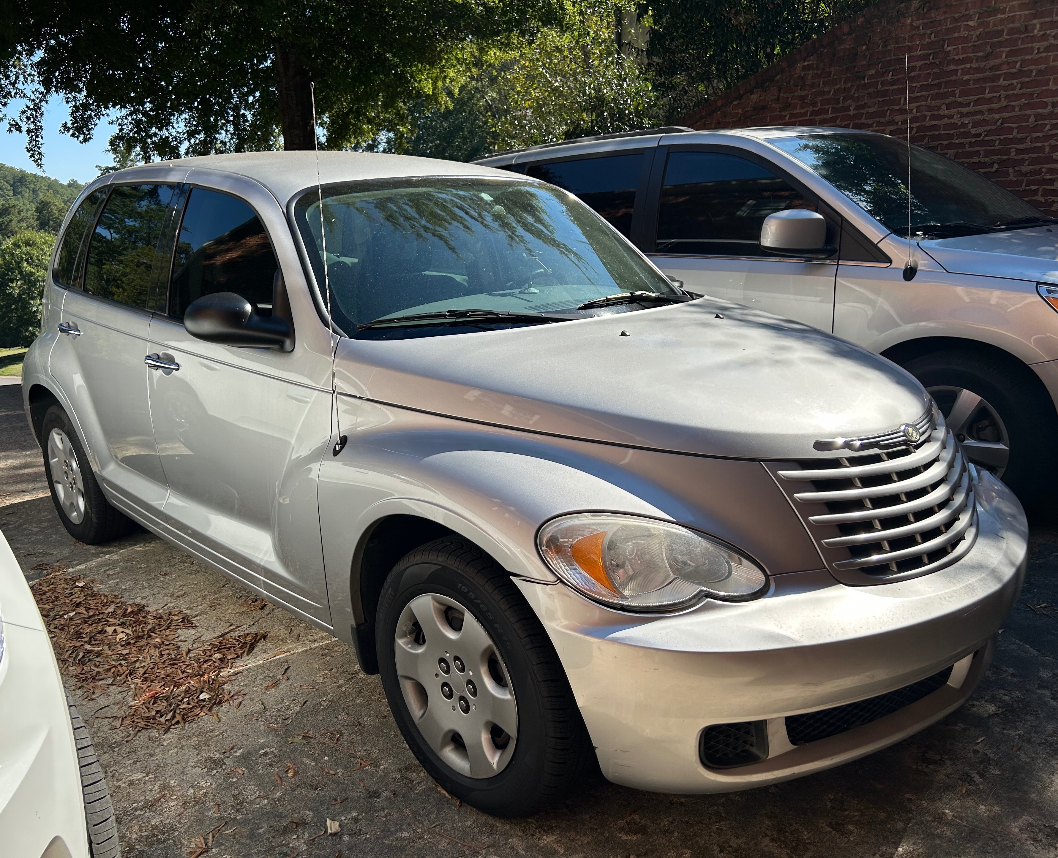 Used 2009 Chrysler PT Cruiser FWD image 1