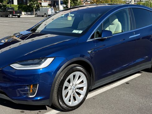 Used 2020 Tesla Model X Long Range AWD/4WD image 1