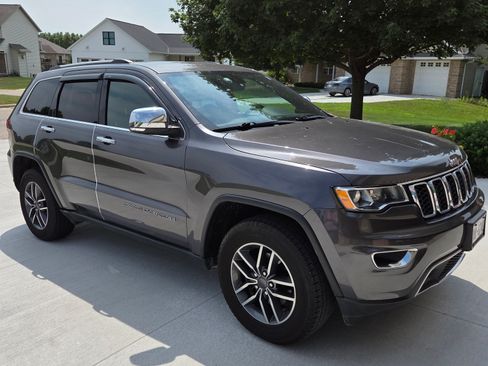 Used 2020 Jeep Grand Cherokee Limited w/ Luxury Group II AWD/4WD image 2