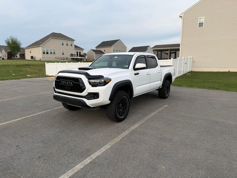Used 2018 Toyota Tacoma TRD Pro image 1