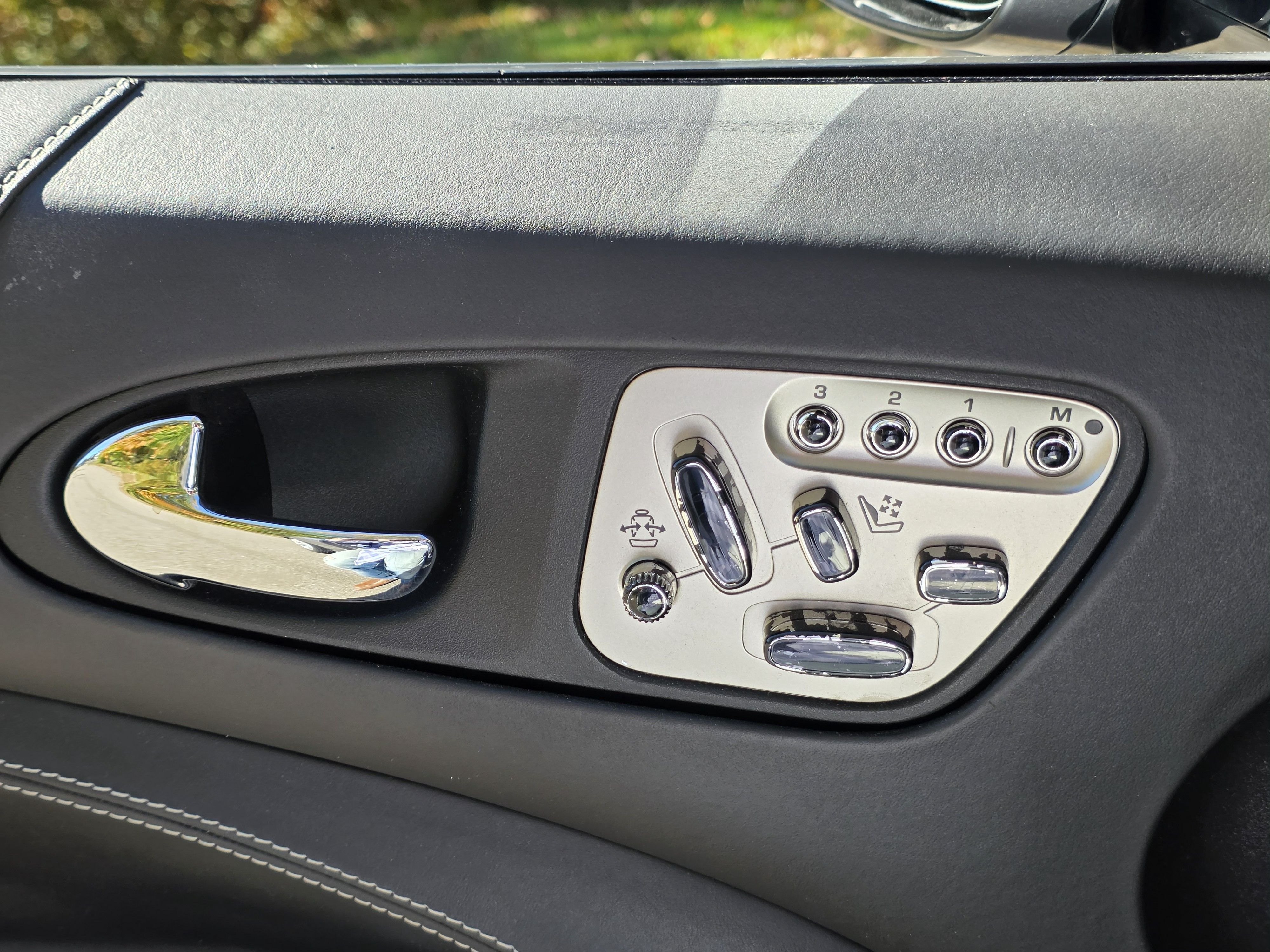 Used 2011 Jaguar XKR R RWD image 23