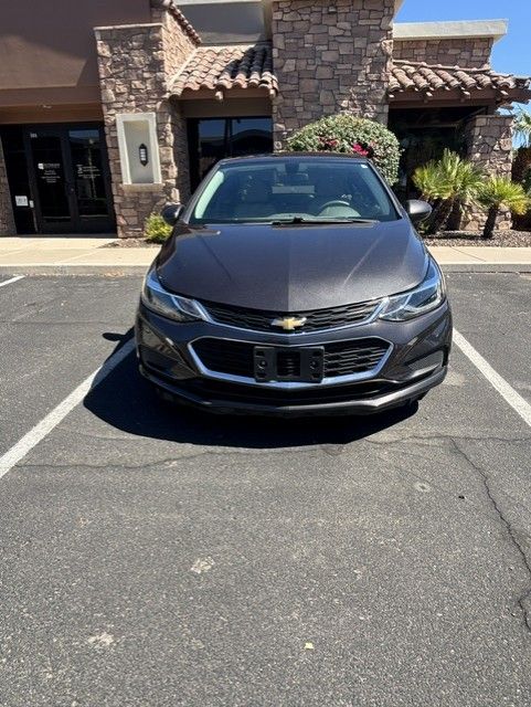 Used 2016 Chevrolet Cruze LT w/ Convenience Package FWD image 2