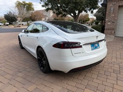 Used 2018 Tesla Model S 75D image 4