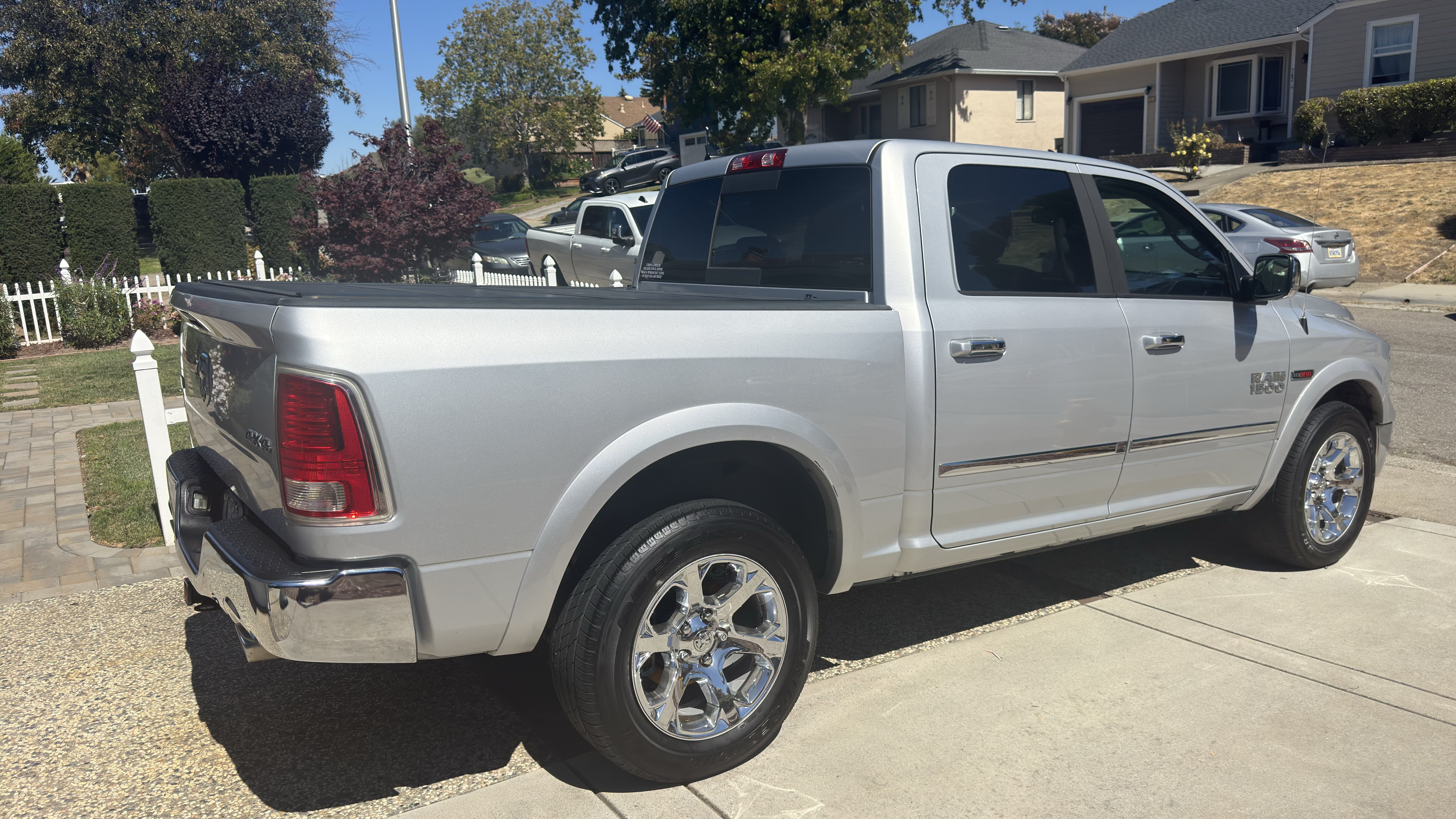 Used 2016 RAM 1500 Laramie AWD/4WD image 6
