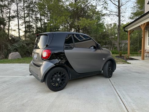 Used 2016 smart fortwo Prime RWD image 5