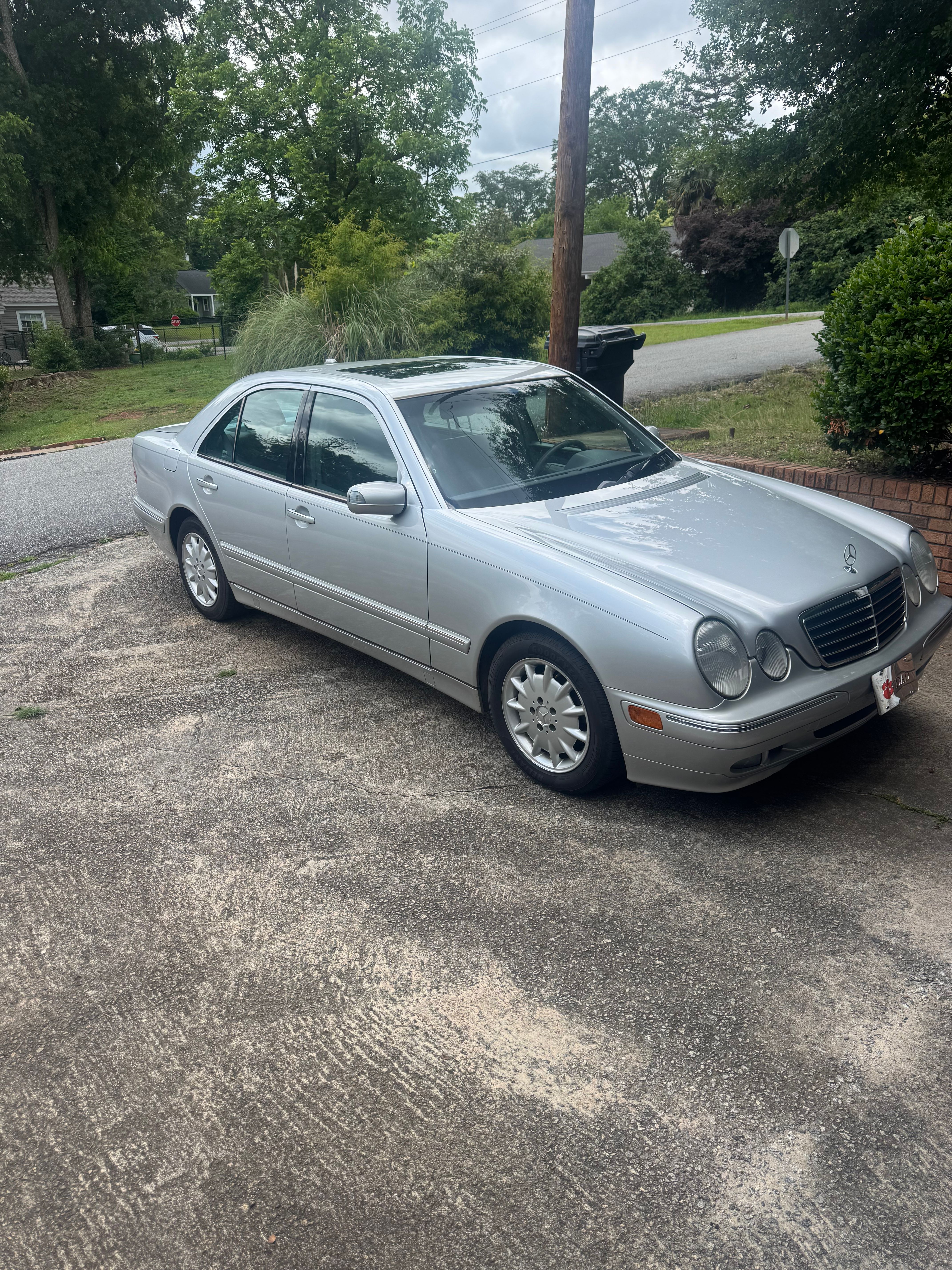 Used 2001 Mercedes-Benz E 320 Sedan image 5