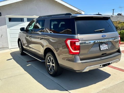 Used 2018 Ford Expedition Max XLT w/ Equipment Group 202A AWD/4WD image 4