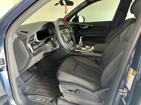 Used 2025 Audi Q7 3.0T Premium Plus image 8
