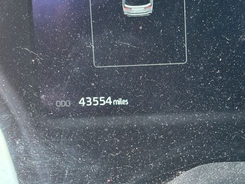 Used 2023 Toyota Sequoia Capstone AWD/4WD image 8