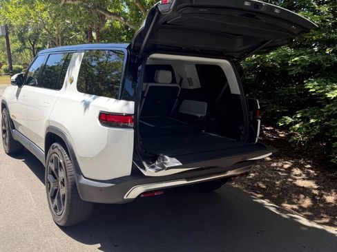 Used 2023 Rivian R1S Adventure image 18