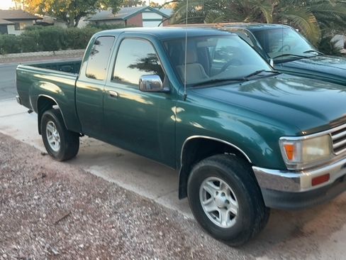 Used 1997 Toyota T100 SR5 image 1