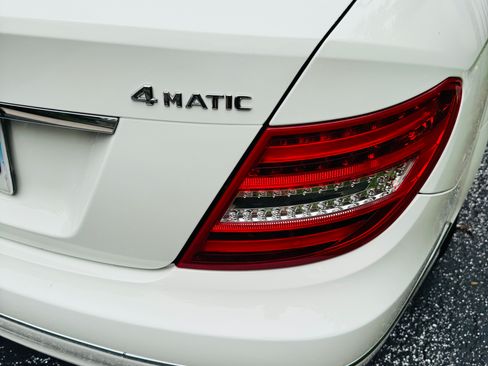 Used 2012 Mercedes-Benz C 300 4MATIC Sedan image 11