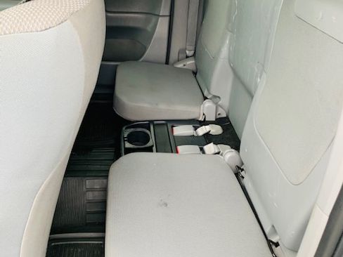 Used 2014 Toyota Tacoma 2WD Access Cab image 9