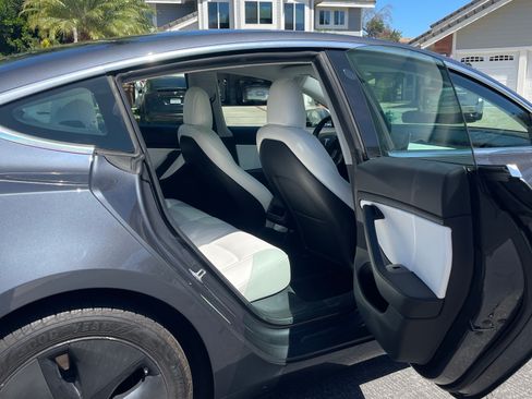 Used 2019 Tesla Model 3 RWD image 10
