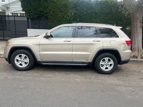 Used 2014 Jeep Grand Cherokee Laredo w/ Quick Order Package 23E image 6