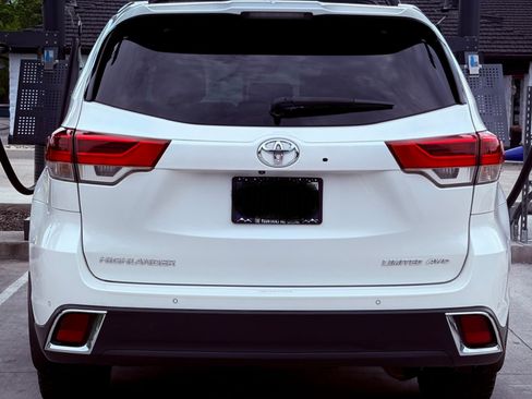Used 2018 Toyota Highlander Limited AWD/4WD image 20