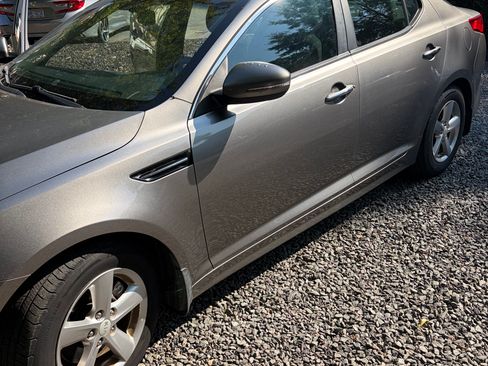 Used 2015 Kia Optima LX FWD image 2