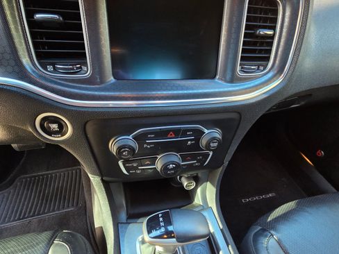 Used 2015 Dodge Charger SXT w/ Plus Group image 19
