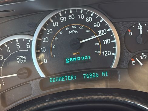 Used 2005 HUMMER H2 SUT w/ Preferred Equipment Group image 2