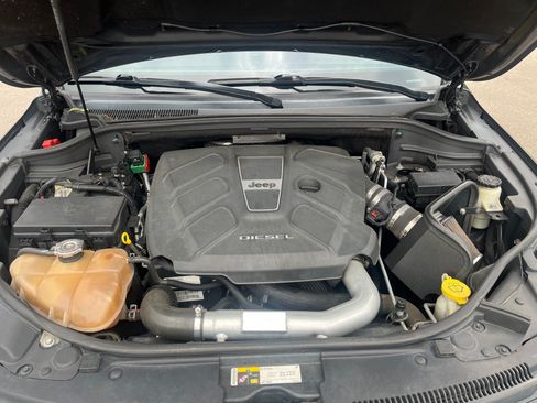 Used 2014 Jeep Grand Cherokee Limited w/ Luxury Group II image 11