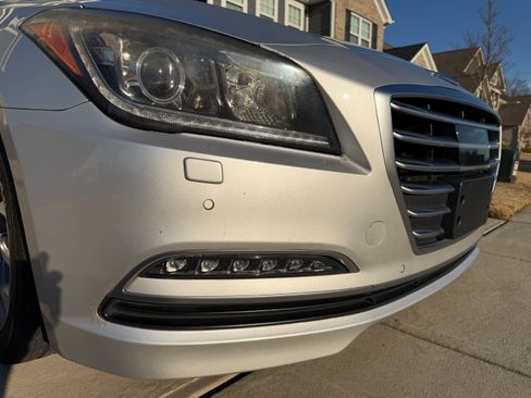 Used 2015 Hyundai Genesis 3.8 w/ Option Group 04 image 13