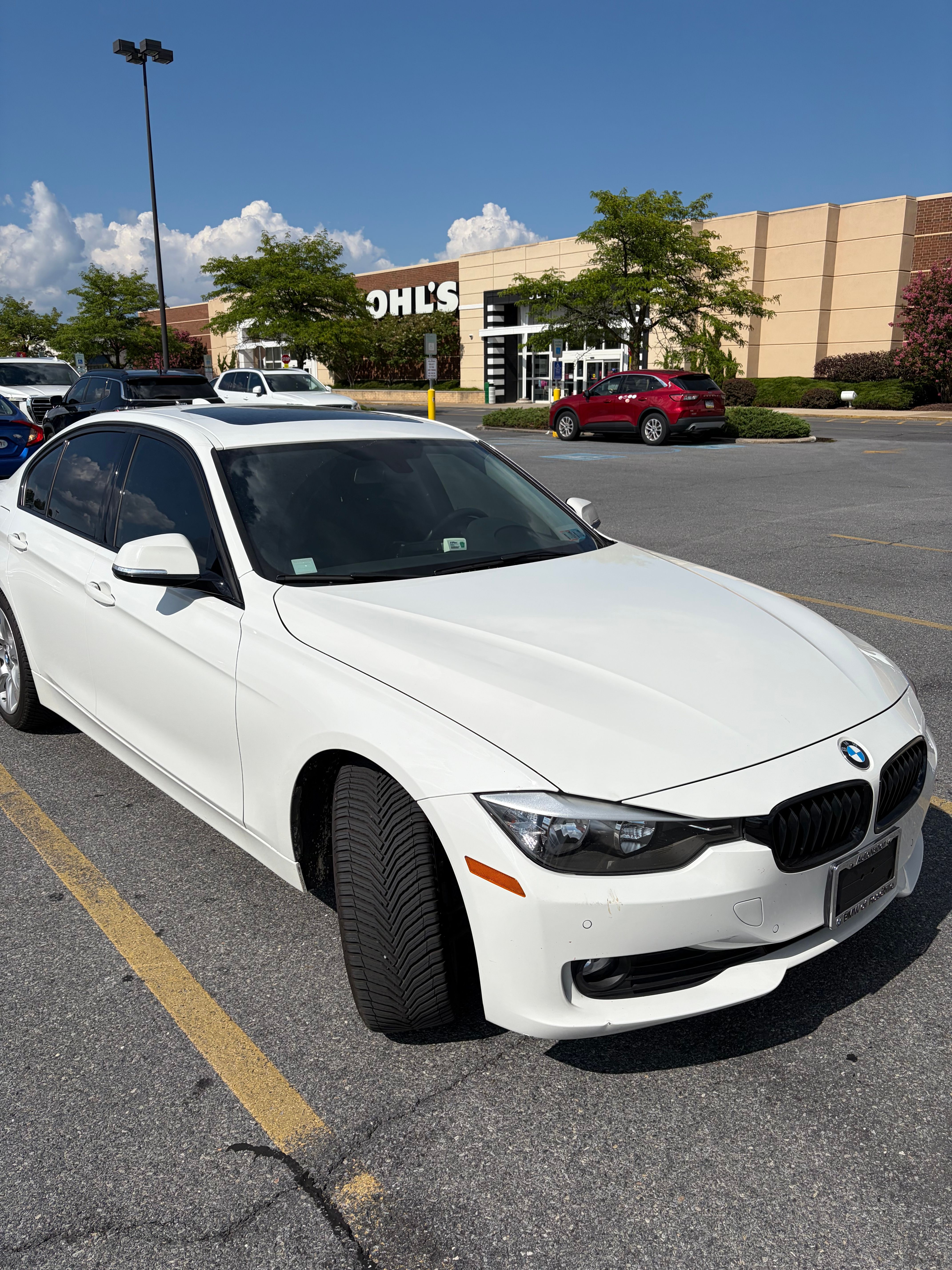 Used 2015 BMW 320i Sedan RWD image 4