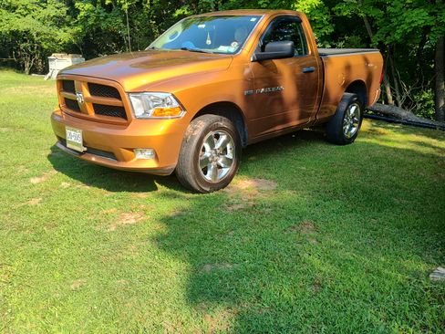 Used 2012 RAM 1500 Express image 2