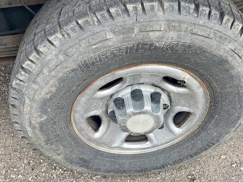 Used 1999 Chevrolet Silverado 2500 LS w/ Snow Plow Prep Pkg image 12