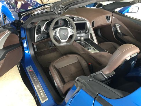 Used 2016 Chevrolet Corvette Z06 w/ 3LZ Preferred Equipment Group image 5