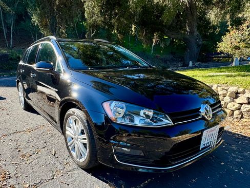 Used 2015 Volkswagen Golf TDI SE image 2