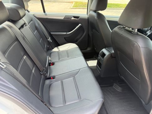 Used 2017 Volkswagen Jetta SE FWD image 15