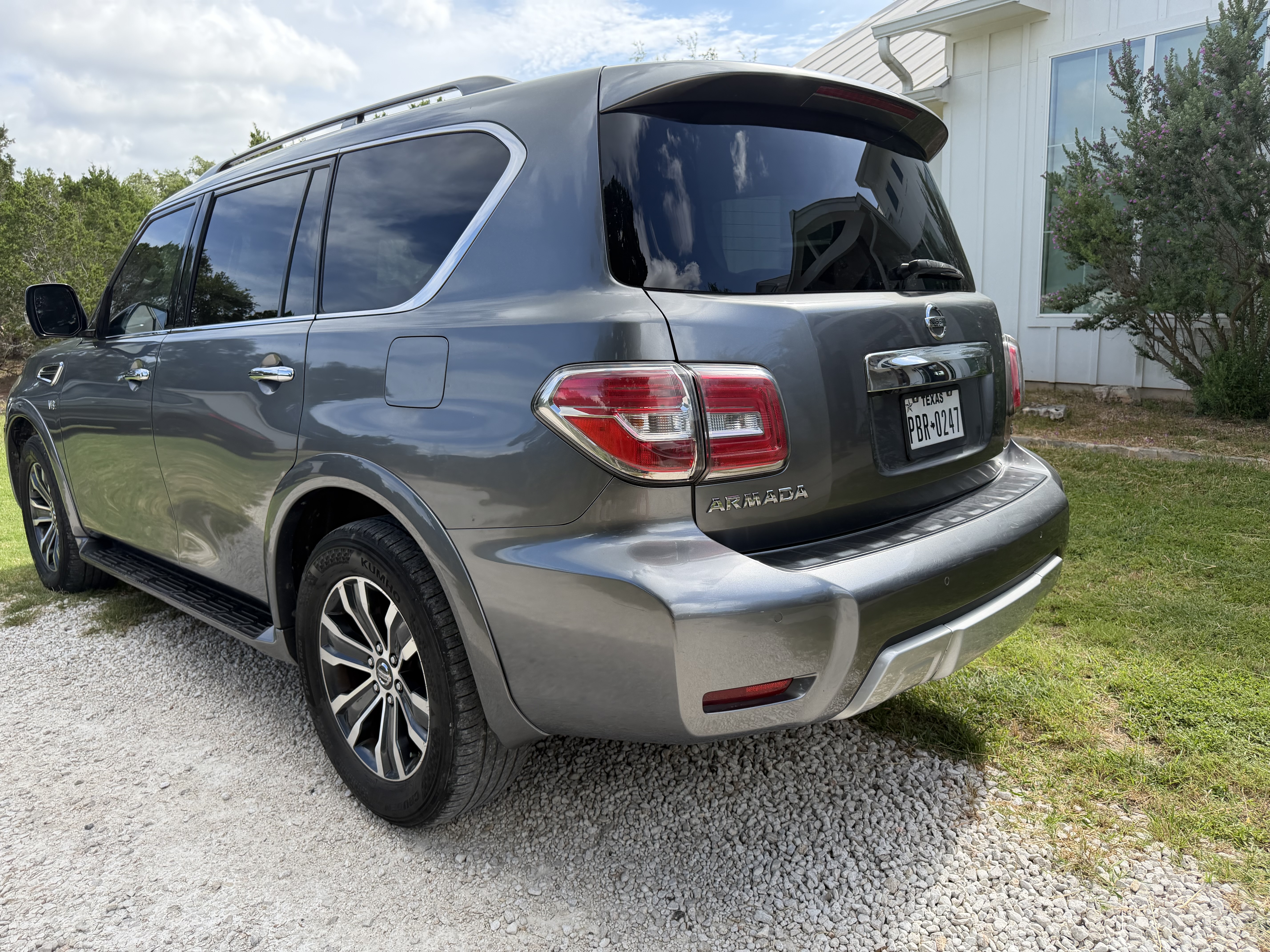 Used 2018 Nissan Armada SL w/ Premium Package RWD image 11
