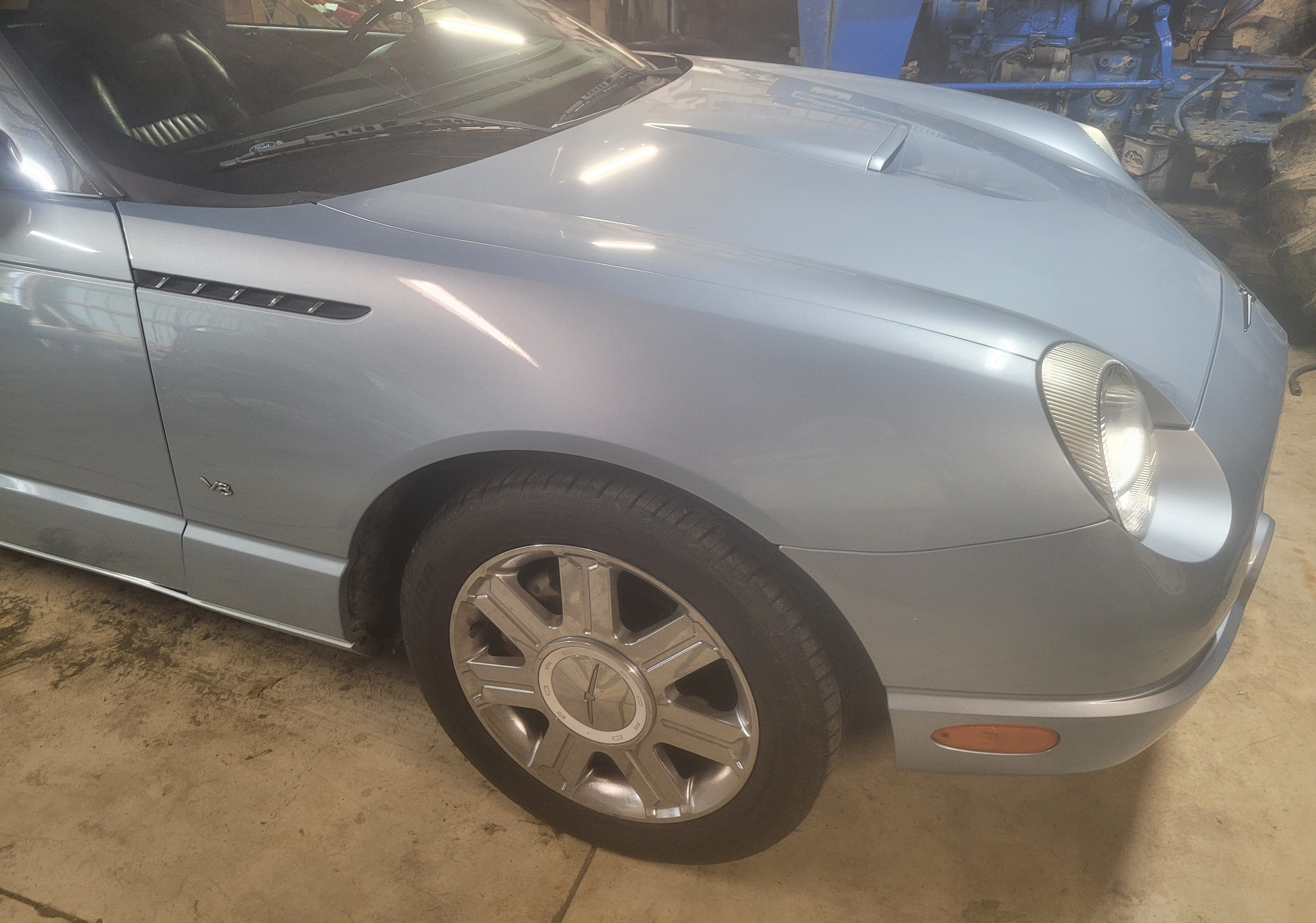 Used 2004 Ford Thunderbird RWD image 5