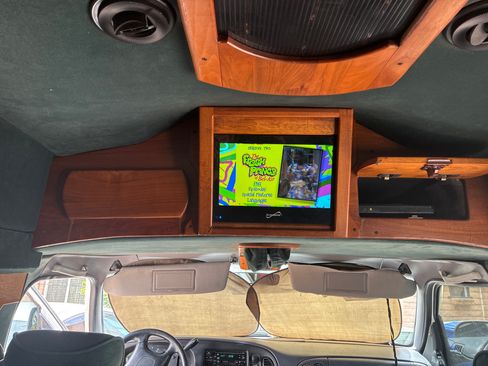 Used 1998 Dodge B1500 RWD image 2