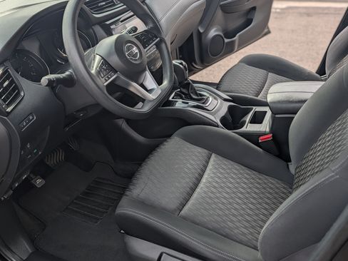 Used 2017 Nissan Rogue S image 13