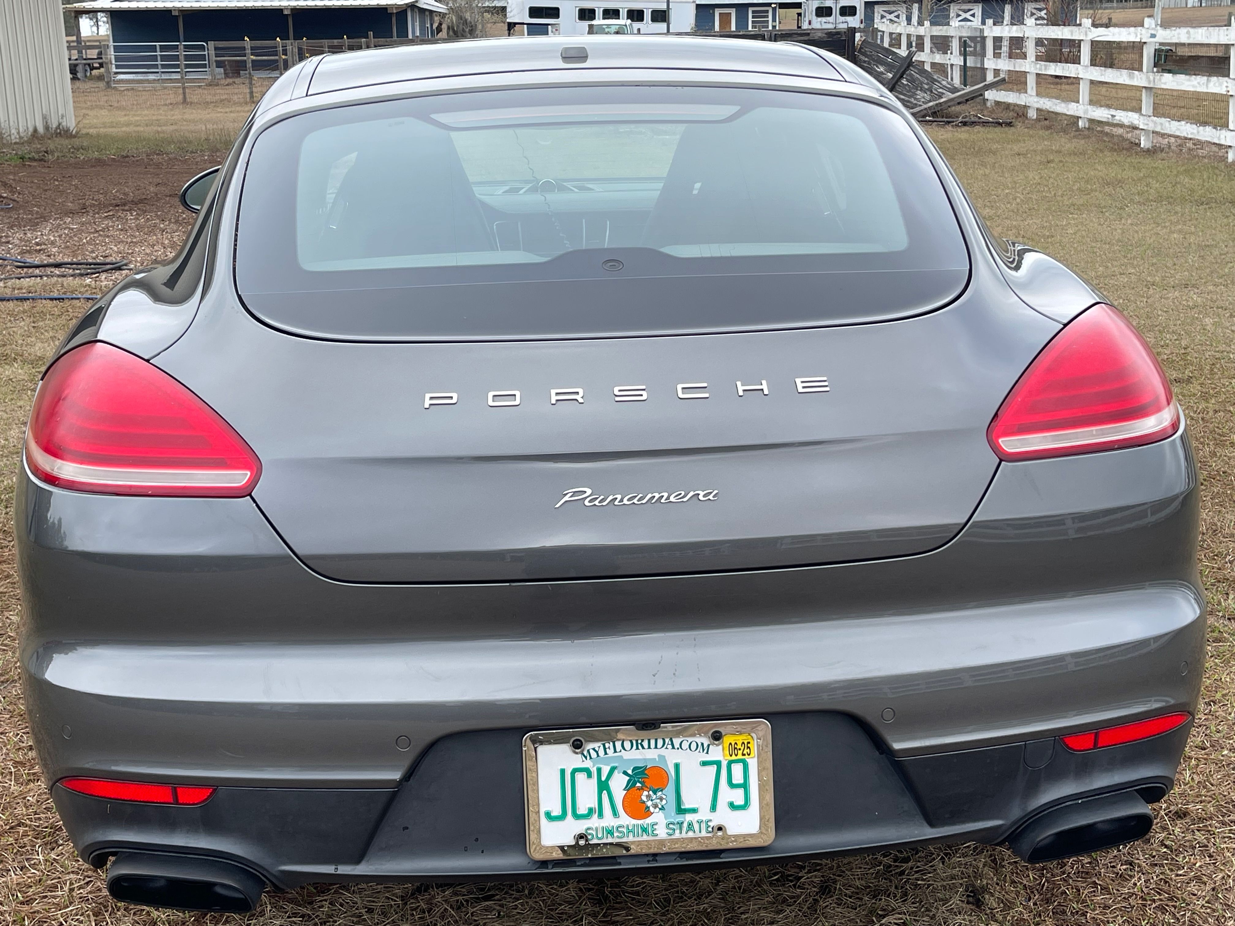 Used 2016 Porsche Panamera image 2