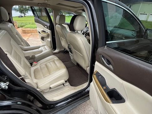 Used 2018 GMC Acadia Denali w/ Technology Package AWD/4WD image 13
