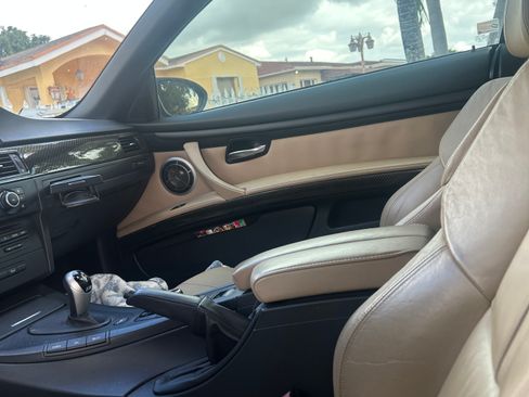 Used 2013 BMW M3 Convertible RWD image 2