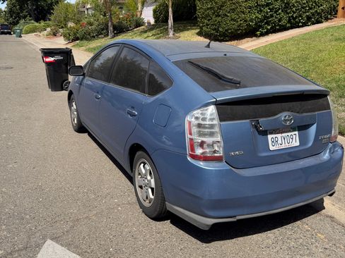 Used 2007 Toyota Prius w/ Pkg 2 FWD image 5