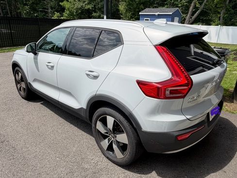 Used 2020 Volvo XC40 T5 Momentum w/ Protection Package Premier AWD/4WD image 5